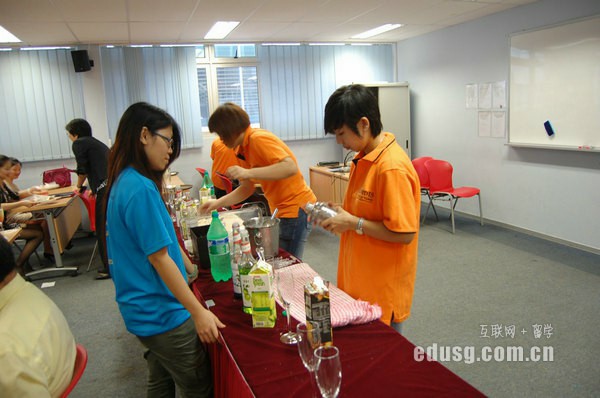 �¼���֪������ѧԺ����Щ