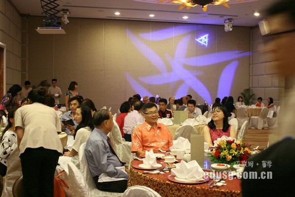 �¼��¹�����չѧԺʱ�����רҵ��ѧ����