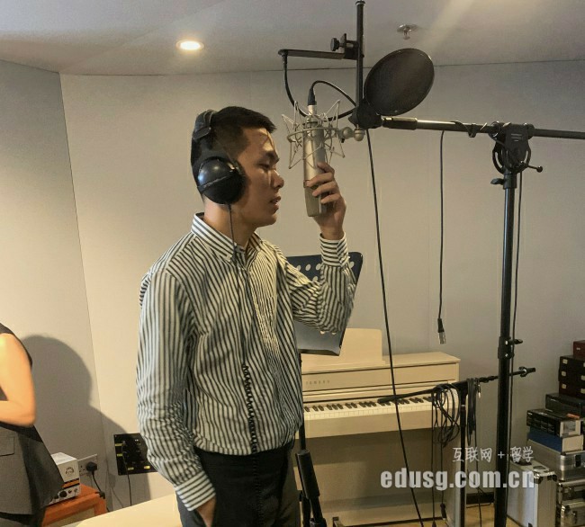 �¼��¹�����չѧԺ��ѧ���׾�ҵ��