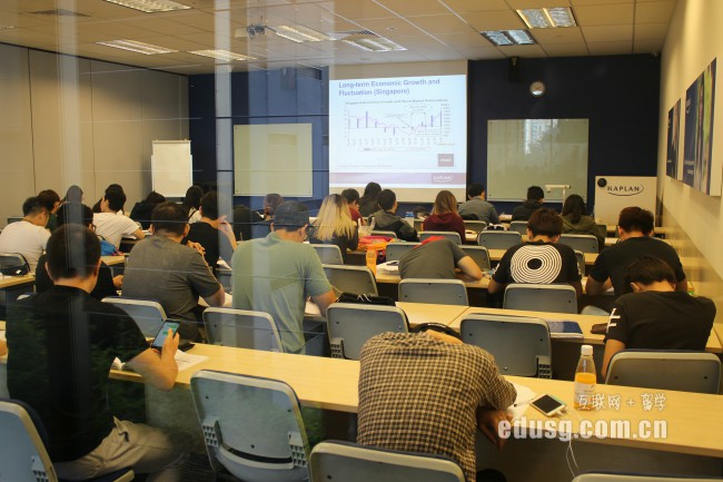 �¼��±����ĸ�ѧУ��ýרҵ��