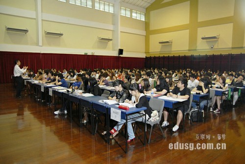 �¼����׶�����רҵѧУ����Щ