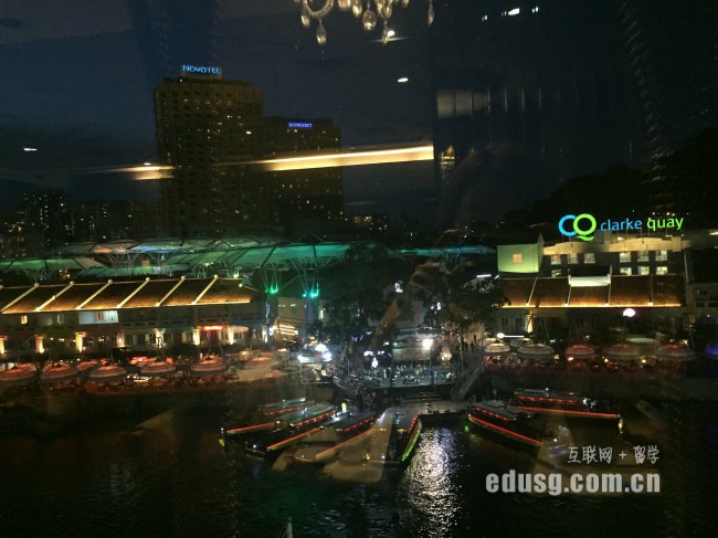 �¼����׶�����רҵѧУ����Щ