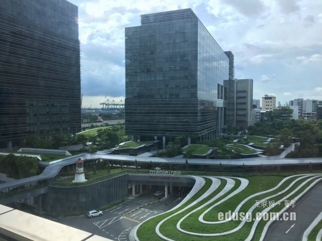 �¼��¹�����չѧԺ��Ϣ����רҵ