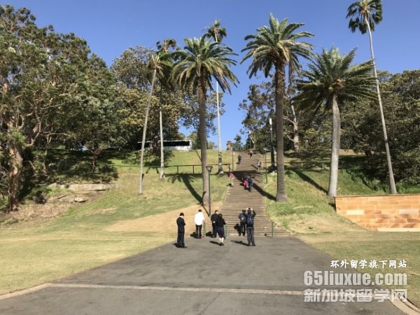 西澳大学留学一年费用