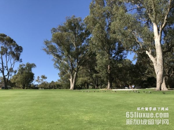 澳大利亚读研究生一年多少钱