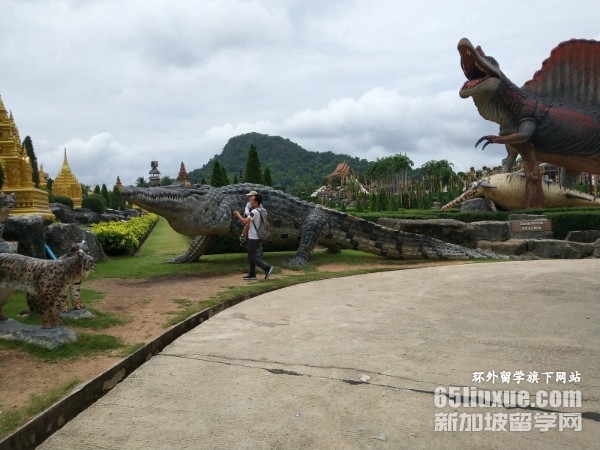 泰国大学研究生费用