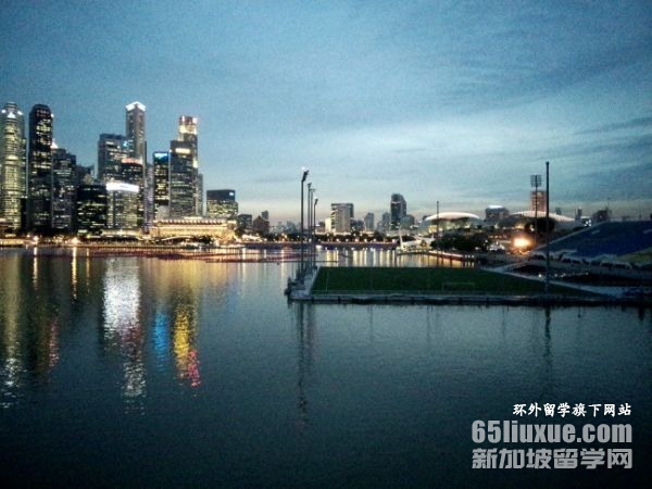 新加坡大学预科多少钱