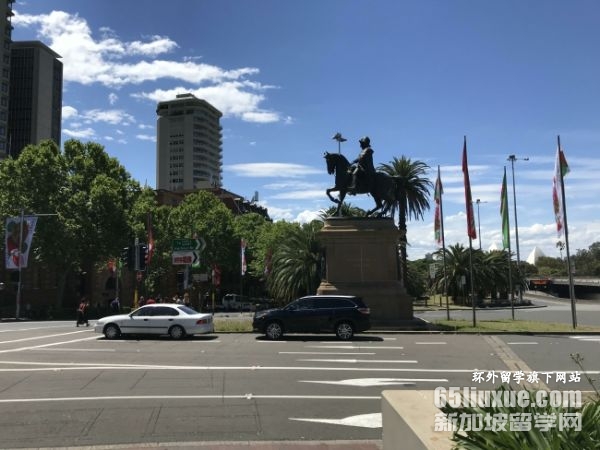 澳大利亚维多利亚大学