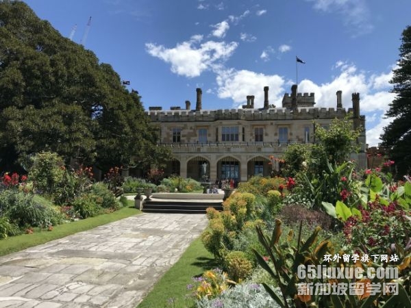 �Ĵ����Ǵ�ѧ���뱾��