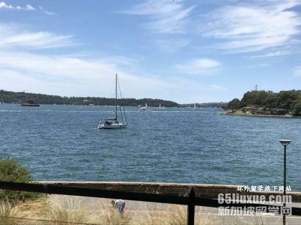 澳大利亚留学条件大学