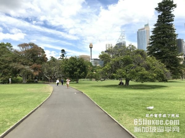 澳大利亚麦考瑞大学