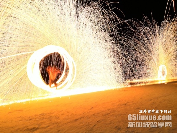 ̩������ѧУһ�����Ǯ